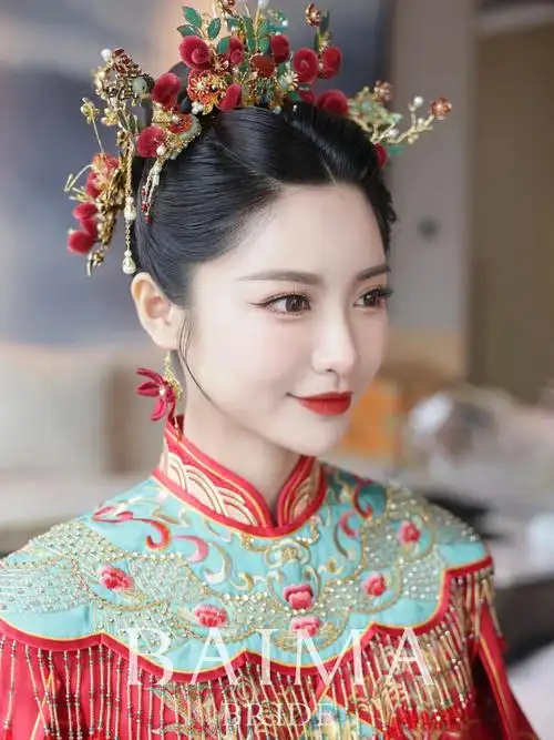 粉黛青丝中式婚礼跟妆