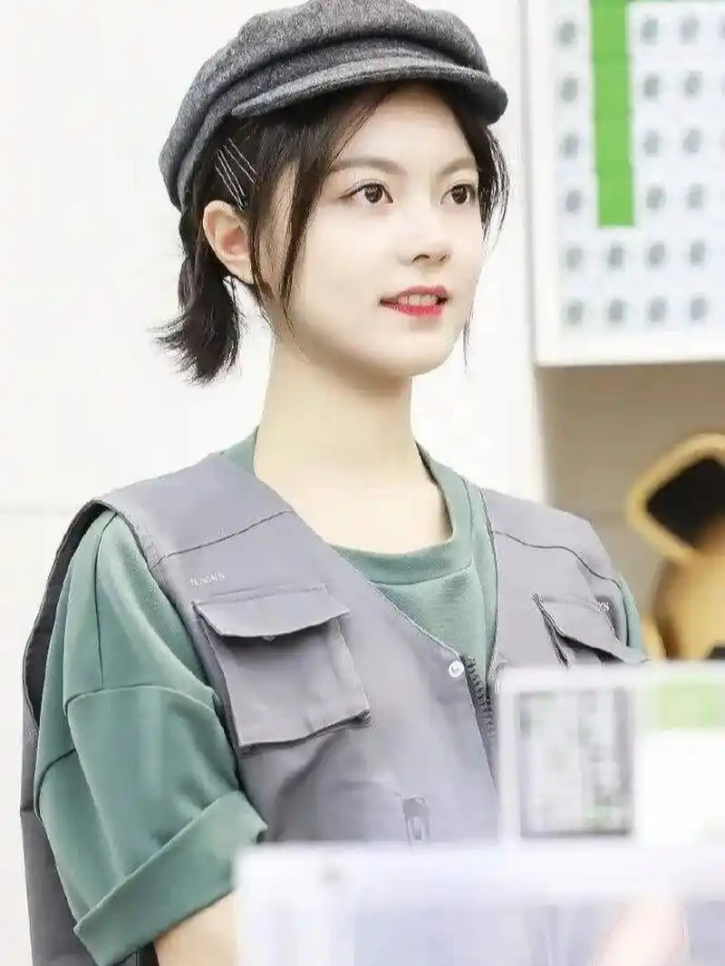 赵今麦美照收集 曾经的小女孩已经长大,有谁还记得她?