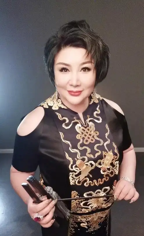 手握德云社99股份出门行头高达上千万掌门人王惠究竟多有钱