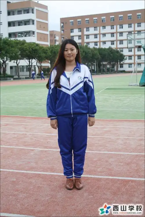 福建西山学校2014年高中部高三10班郑静挂历照