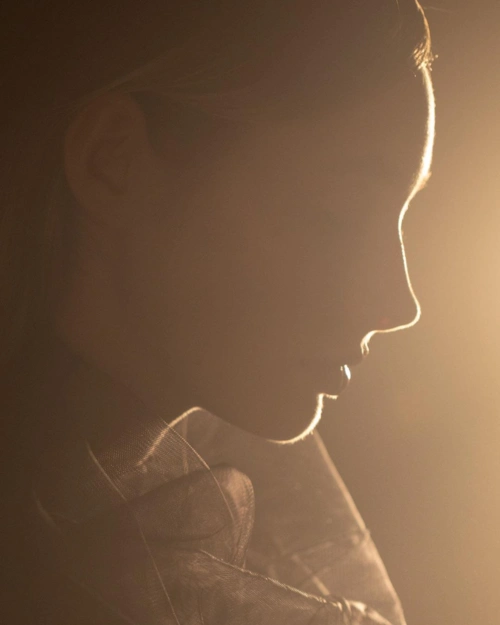 牵动情绪的光影法国摄影师劳伦特的唯美人像作品