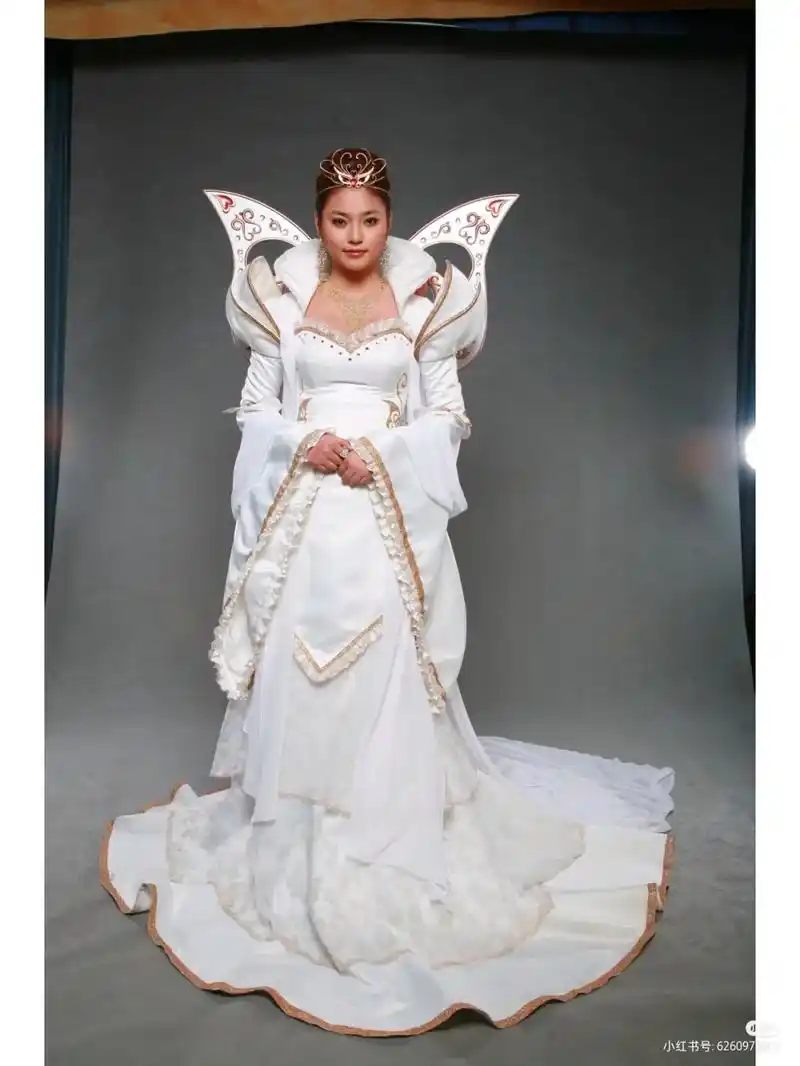 巴啦啦小魔仙(魔仙女王陛下)魔仙堡的女王 - 抖音