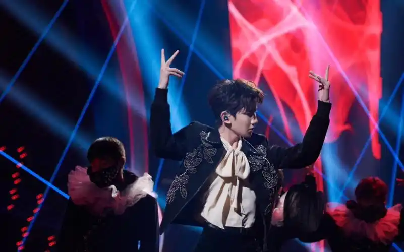 舞蹈混剪我能循环1108遍,请王源以后多多跳舞_哔哩哔哩_bilibili