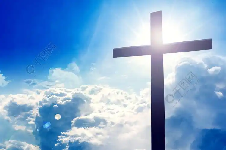 木十字架在天空背景基督教
