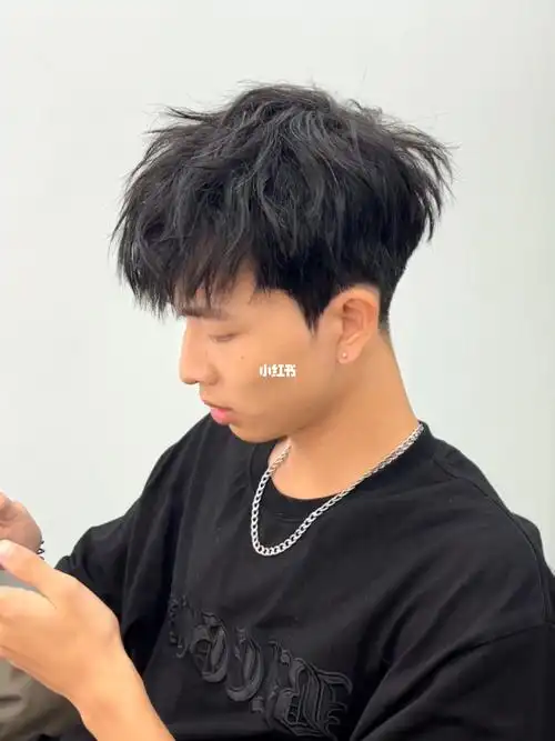 海伟老师发型设计