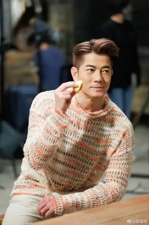 郭富城高调为方媛庆生,两个女儿出镜颜值高,一家四口被赞太幸福