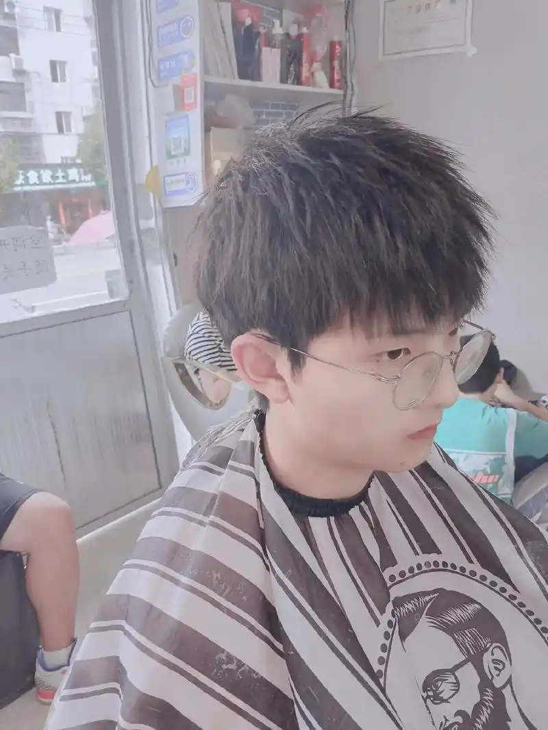 2023潮男必备潮男发型渣男锡纸烫 #锡纸烫 #微分碎盖 # - 抖音