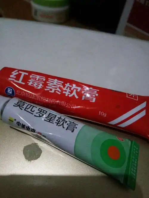 哭着喂宝宝的宝妈进.