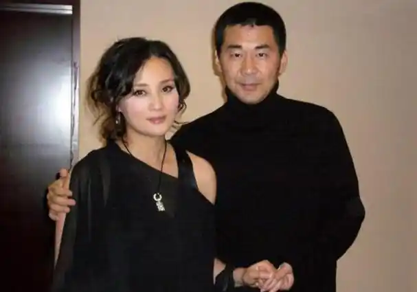 陈建斌:你们只知他辜负了吴越,却不知他对蒋勤勤的父母有多好