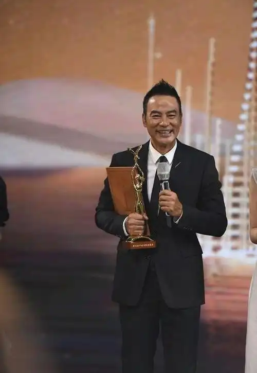 说到以硬汉气质走红的影帝,就不能不提到任达华了.