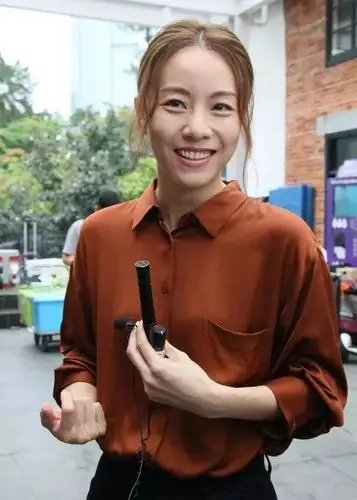 邓丽欣与王子恋爱甜蜜随时可结婚不想用生子困住自己