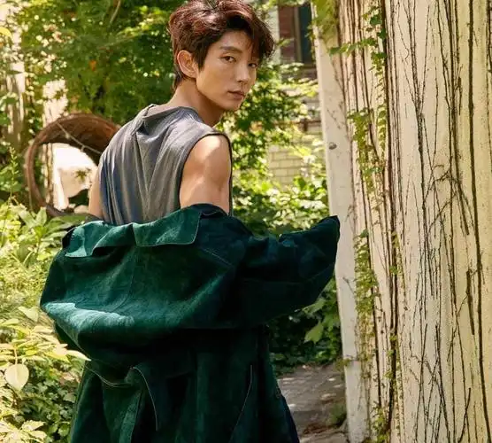 李准基我命令你把衣服穿好不要再发散魅力了