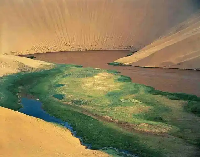 阿尔金山沙子泉:在若羌县祁曼塔格乡境内,世界海拔最高的沙漠库木库勒