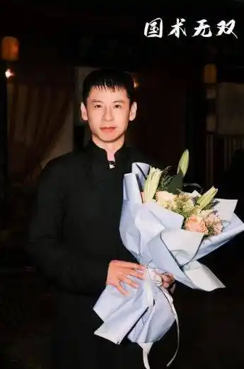 校长钱泳辰为艾辰影视出品的新剧《国术无双》献竖屏短剧首秀