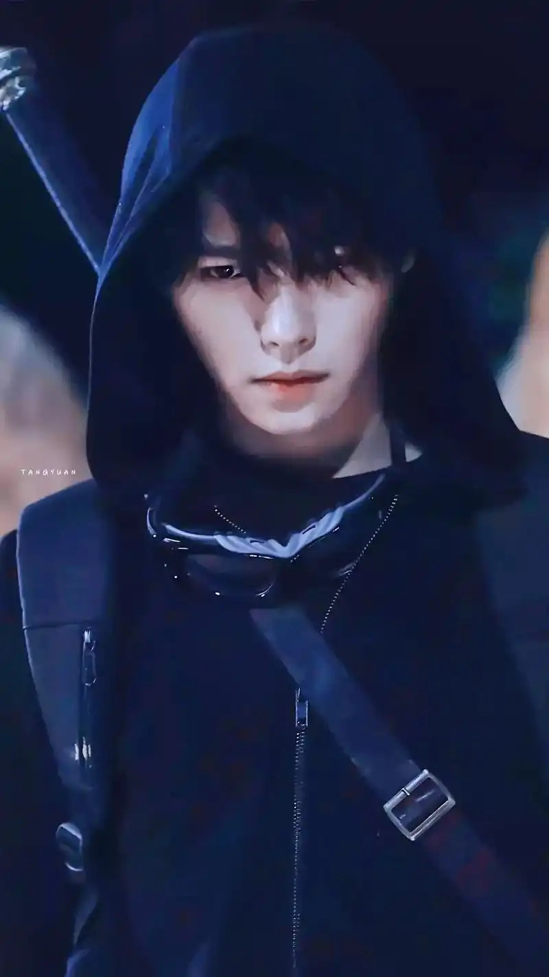 "如果世间有神明,那一定是张起灵"#张起灵 #小哥 #瓶邪  - 抖音