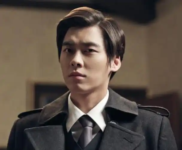 鲜肉明星到演员偶像剧到正剧初代顶流李易峰的转型之路