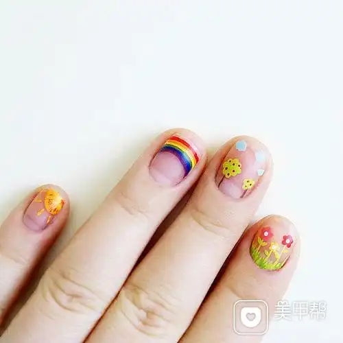 方圆形手绘彩色彩虹美甲童趣款式童趣彩虹画美甲图片