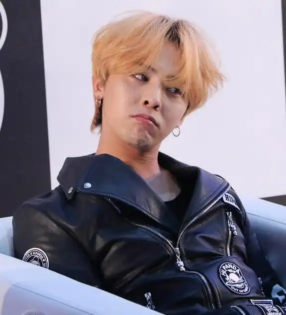 防弹少年团(bts)是韩国最受欢迎的男团之一,他们的音乐风格多样,舞台