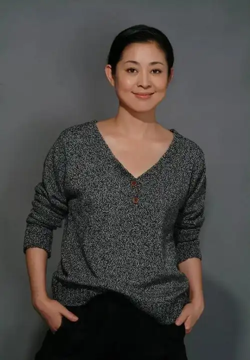 59岁倪萍近照曝光颜值回到了巅峰减肥等于整容