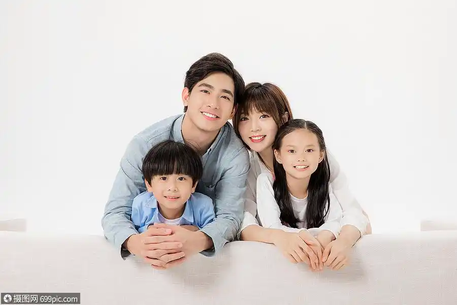 一家四口