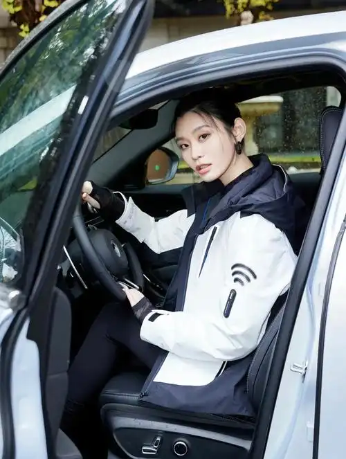 不得不感叹何猷君眼光是真好奚梦瑶这身材谁看了不喜欢