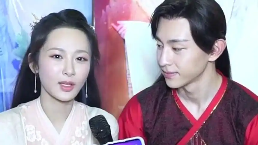 杨紫邓伦采访现场逗乐不停戏里戏外都是欢喜冤家没错了