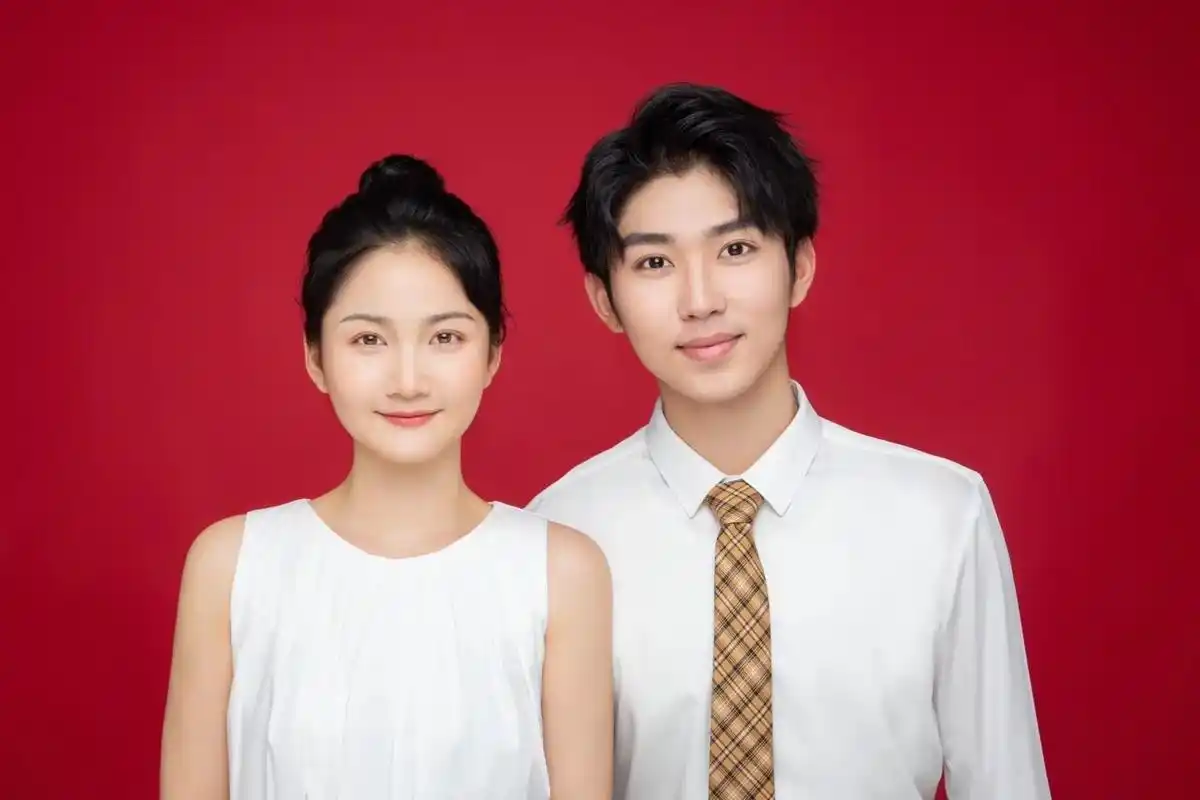 结婚登记照-四宫格.结婚证上面用的照片虽然小小一点,但承载着 - 抖音