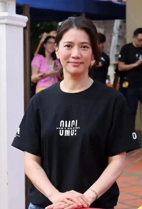 袁咏仪她的状态却像34岁一样.