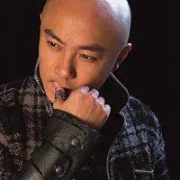 张卫健光头照片头像_微信头像图片大全