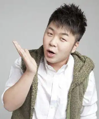 男生发型 男生短发 >> 脸胖的男士适合什么发型 胖脸男生发型图片(2)