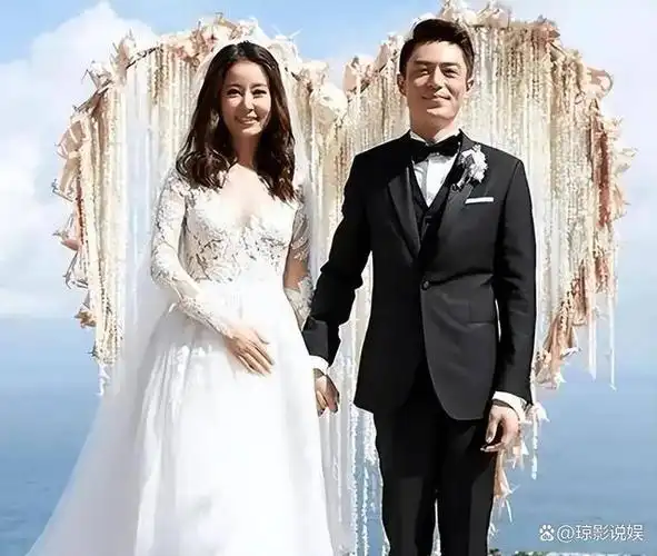 霍建华老了!一脸大褶子,沧桑又显老,与27岁张雪迎同框宛如父女