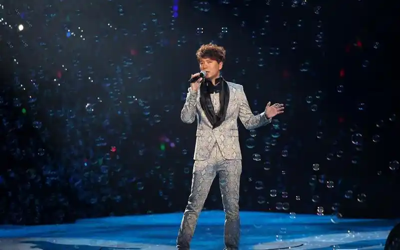 李克勤为什么不拍电影 李克勤在蒙面歌王唱的什么歌