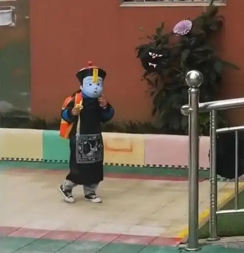 内八"小僵尸",萌版"袁湘琴",这届万圣节,光吃可爱我就能饱