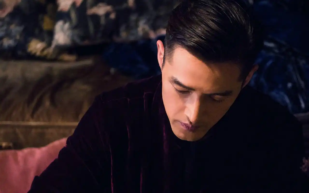 胡歌圣诞节主题写真图片桌面壁纸高清大图预览1920x1200_大陆明星下载