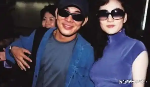 同是李连杰基因,把黄秋燕女儿和利智女儿一对比,差距