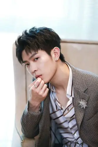 kry (拿图点赞变好看)victorma马伯骞壁纸 可爱认真盐系阳光大男孩