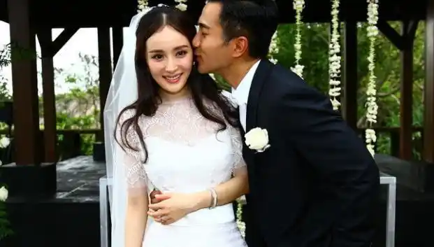 刘恺威晒结婚照秀幸福与新剧女主陈都灵成功领证场面温馨热闹