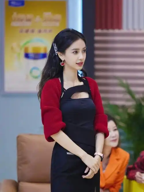 baby好瘦呀身材比例好好呀#angelababy  #萌探探探案2  #baby@薯队长