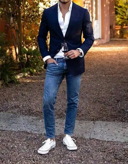 男士穿牛仔裤怎么搭配西装好看鞋子该怎么选