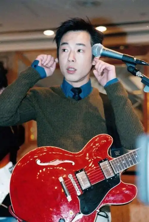 怎麼都没人讨论黄贯中 ?