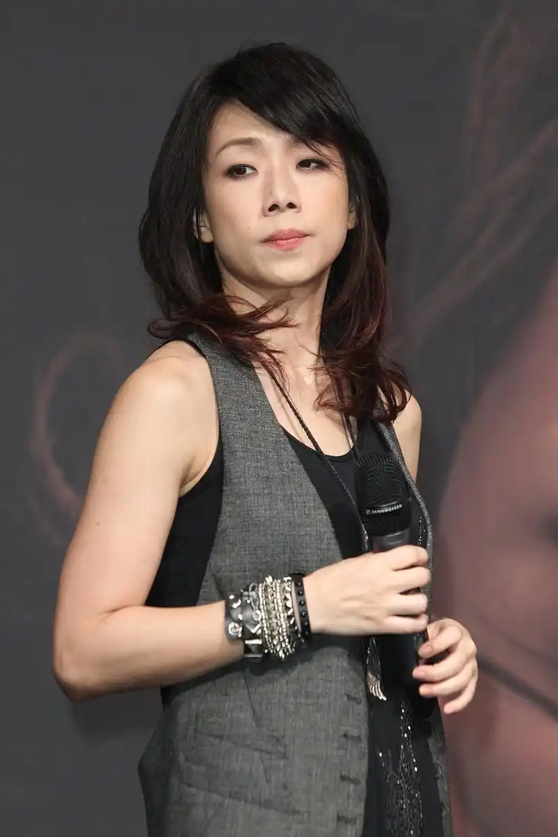 【娱乐热点】消息灵通人士透露,炙手可热的华语乐坛女神林忆莲有望