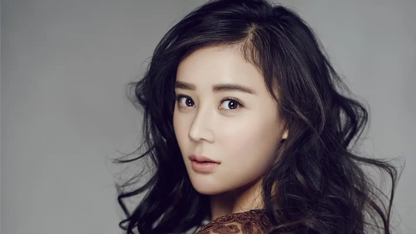 袁姗姗气质露背写真电脑高清壁纸