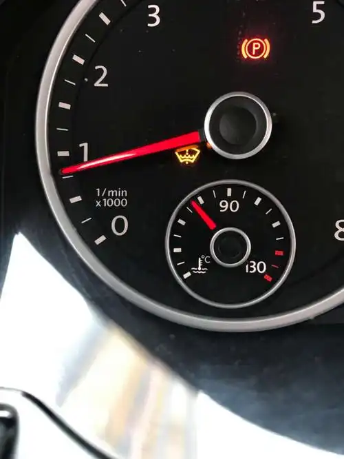 来问我吧咨询添加玻璃水就行对话详情 2018-05-18你好,这个就是缺水了