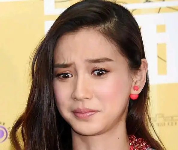 杨颖:素颜睡衣造型再现,直接梦回奔跑吧第一季