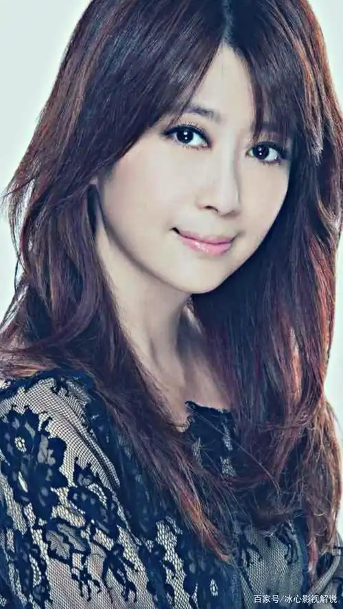 孟庭苇气质时尚写真照,清纯魅力,优雅迷人