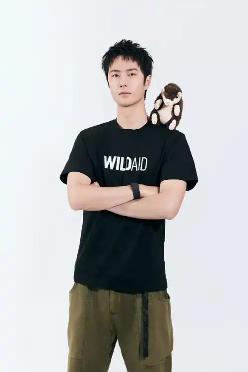 王一博短发黑t##王一博黑t好cool