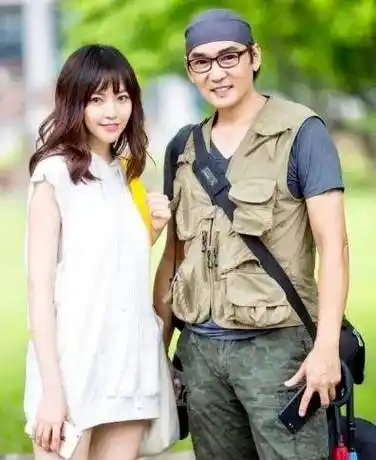 为钱与52岁女投资人拍吻戏,被女子不忠人财两空,焦恩俊现状如何_长相