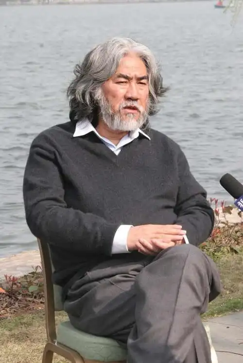 张纪中个人资料简介:娶小31岁的娇妻,岳母小自己11岁,72岁也要尽孝心