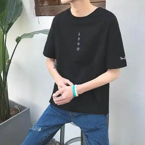 男生都应该是帅气,洒脱,霸气的一面,但是如果对面走来一个打扮还能小