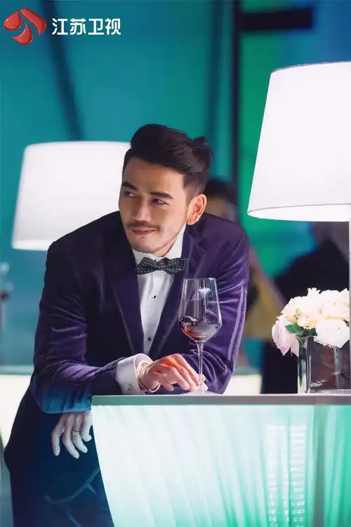 《归还世界给你》上演"飞机奇遇记",网友:同一个世界,不同的女主_杨烁